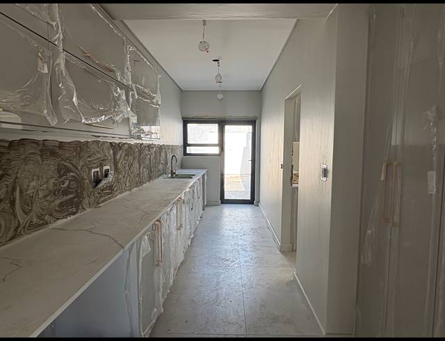 5 BEDROOM HOUSE FOR SALE IN SANDOWN